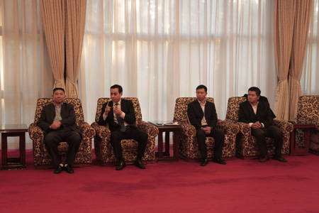 蔡润堂,蔡振明,蔡启安,蔡鸿岩上一张:2012年世界蔡氏宗亲总会第二届